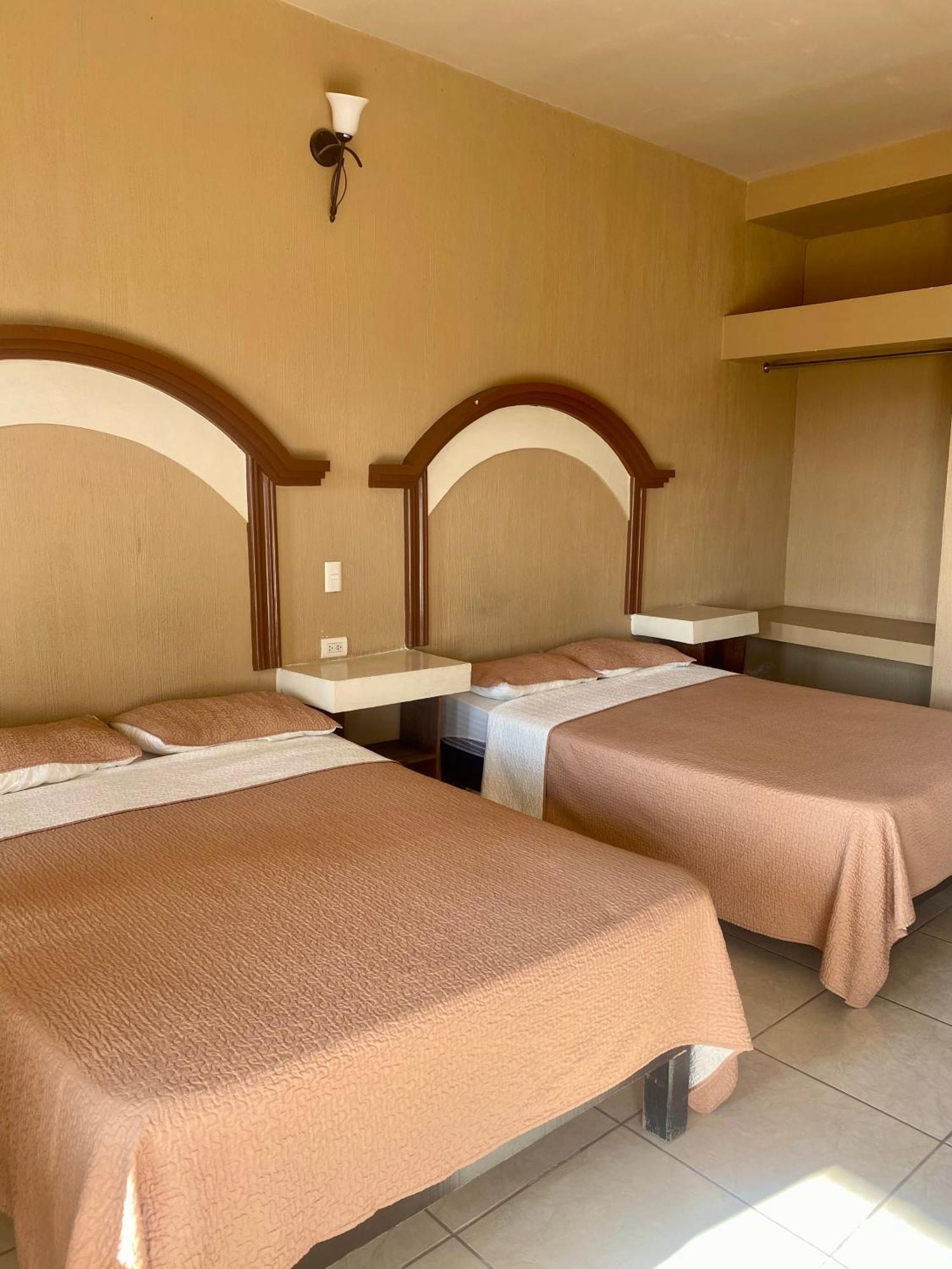 Hotel El Caminante 圣胡安－德洛斯拉戈斯 外观 照片